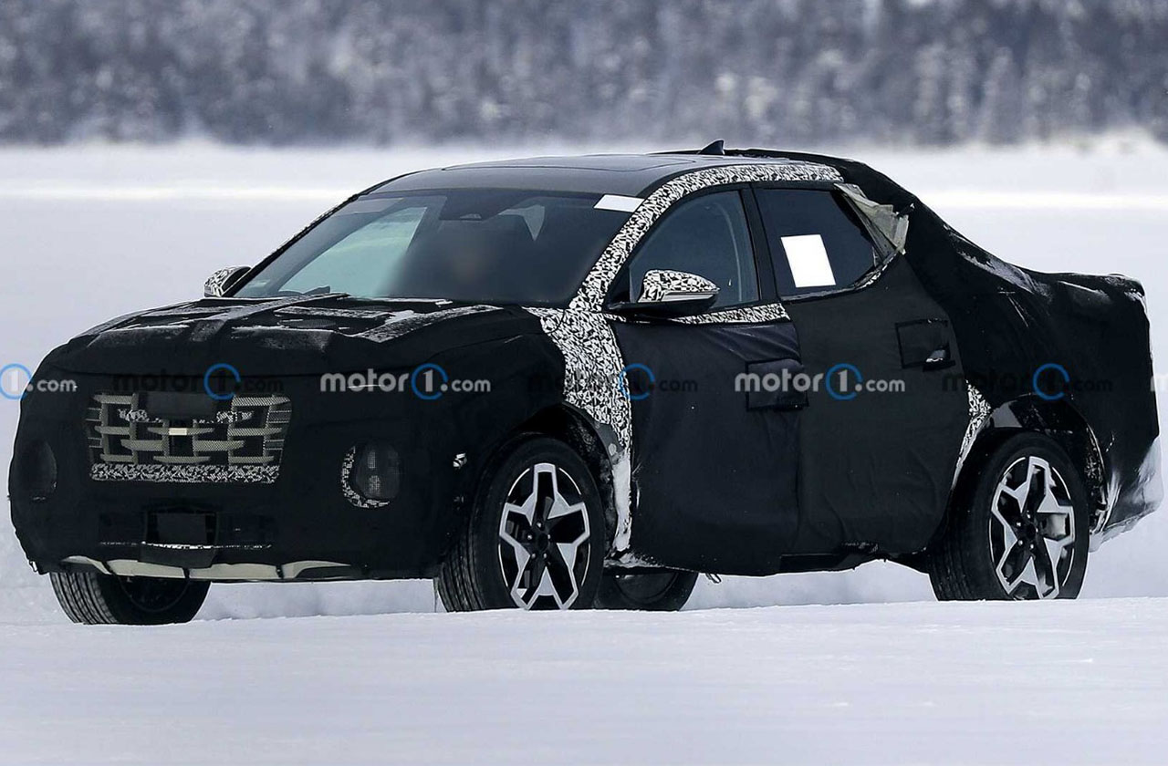 Hyundai begins testing pickup truck Santa Cruz on a frozen lake