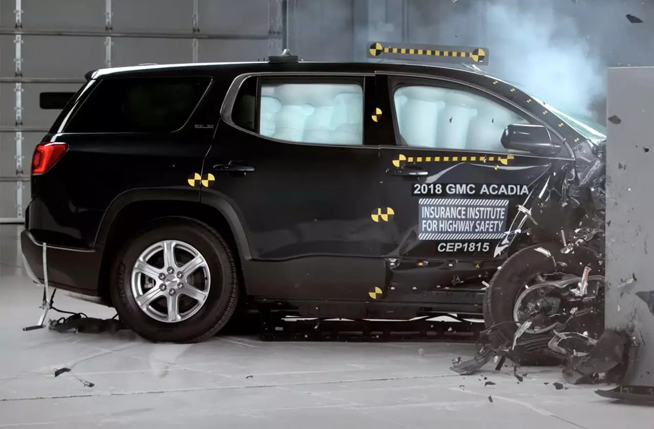 Crossovers tested for strength on the passenger side. The results were not very