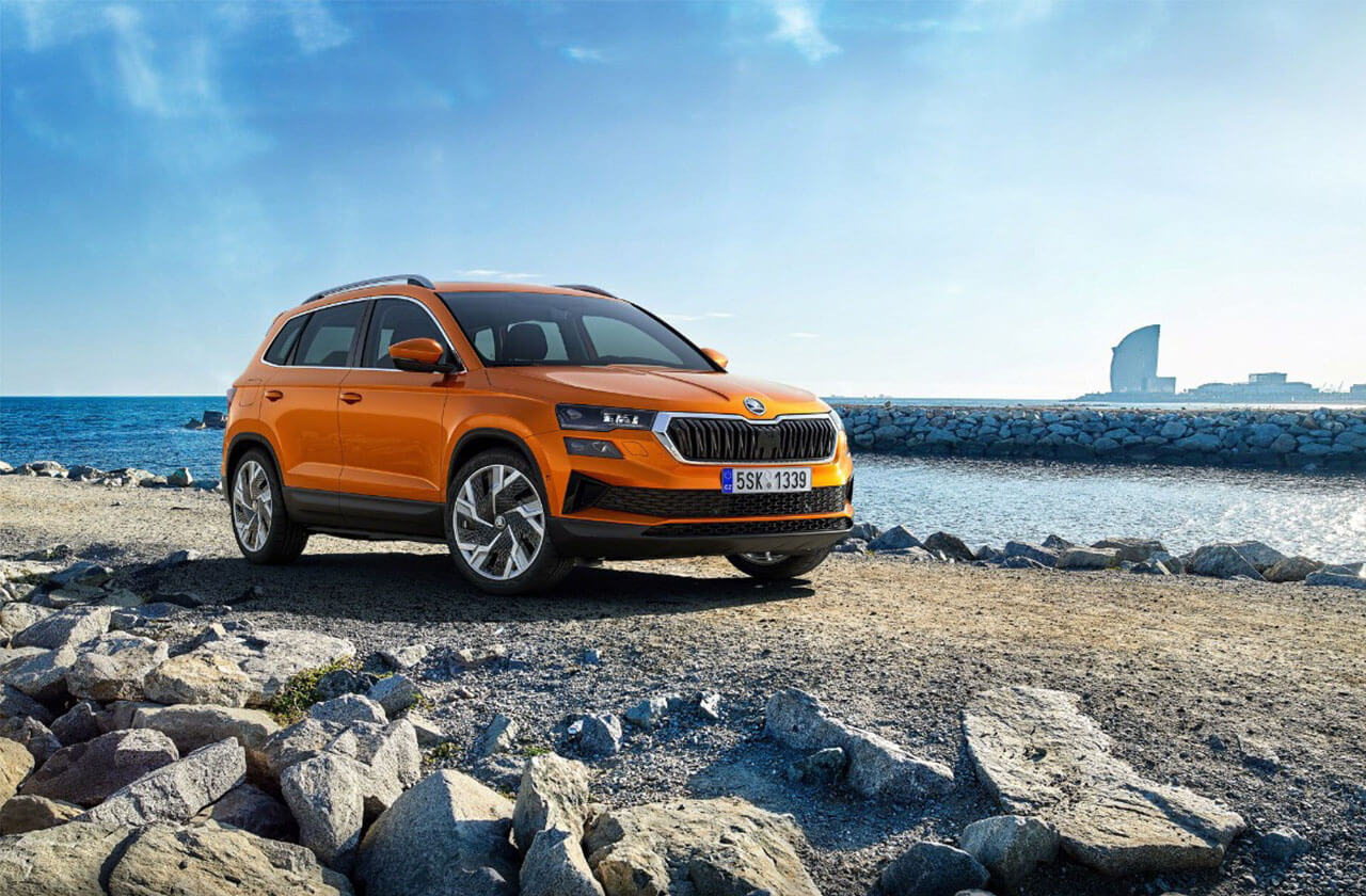Skoda Karoq restyled: narrower headlights and digital instrument panel
